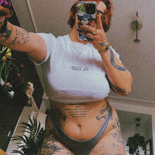  Nude