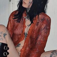  Nude