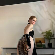  Nude