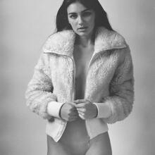  Nude