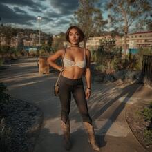  Nude