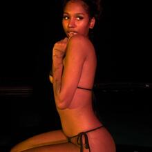  Nude