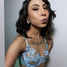  Nude