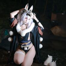  Nude