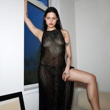  Nude