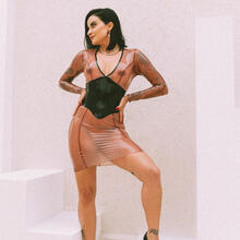  Nude