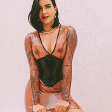  Nude