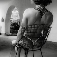  Nude