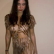  Nude