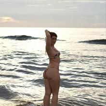  Nude