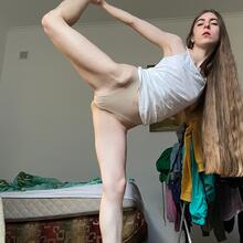  Nude