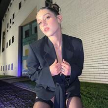  Nude