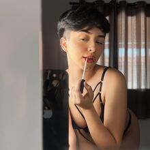 Nude