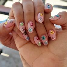  Nude
