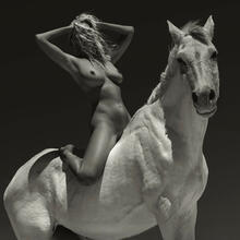  Nude