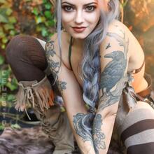  Nude