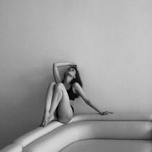  Nude