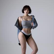  Nude