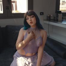  Nude