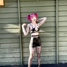  Nude