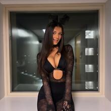  Nude