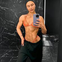  Nude