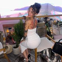  Nude