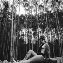  Nude