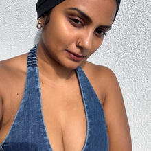  Nude