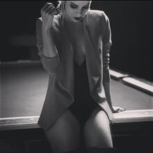  Nude