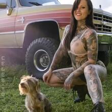  Nude