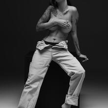  Nude
