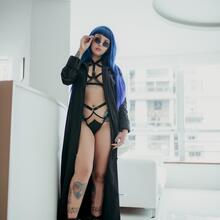  Nude