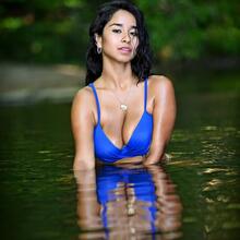  Nude