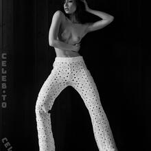  Nude