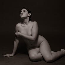  Nude