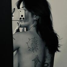  Nude
