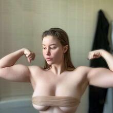  Nude