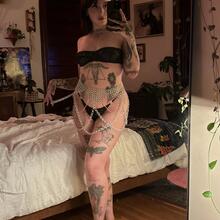  Nude