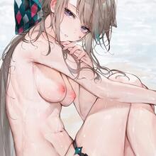  Nude