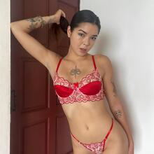  Nude