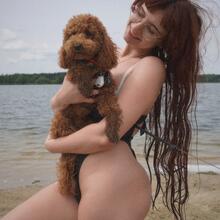  Nude