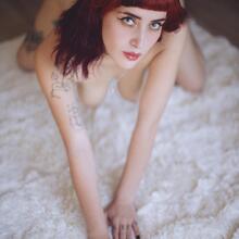 Nude