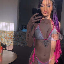  Nude