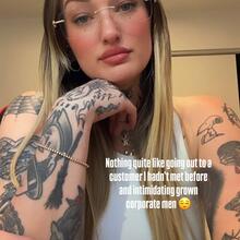  Nude