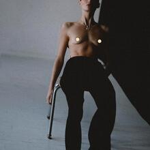  Nude