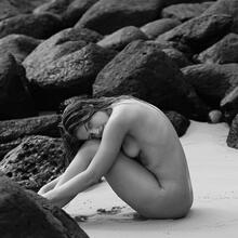  Nude