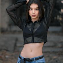  Nude