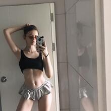  Nude
