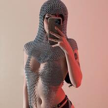  Nude